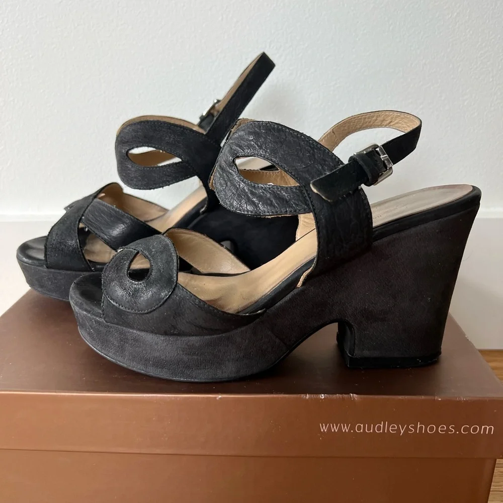 Black Platform Sandals - Women's Strappy Chunky Heel